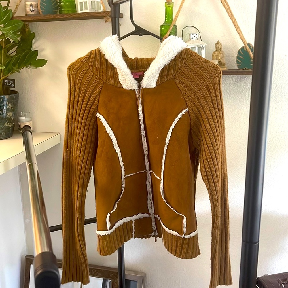 Jj forever vintage sweater. Brown and white/beige